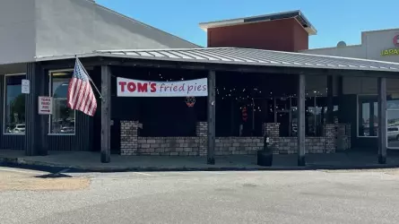 Tom’s Fried Pies to be featured on America’s Best Restaurants